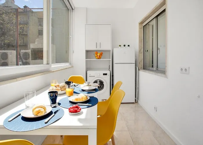 Sunny בית הארחה 2*